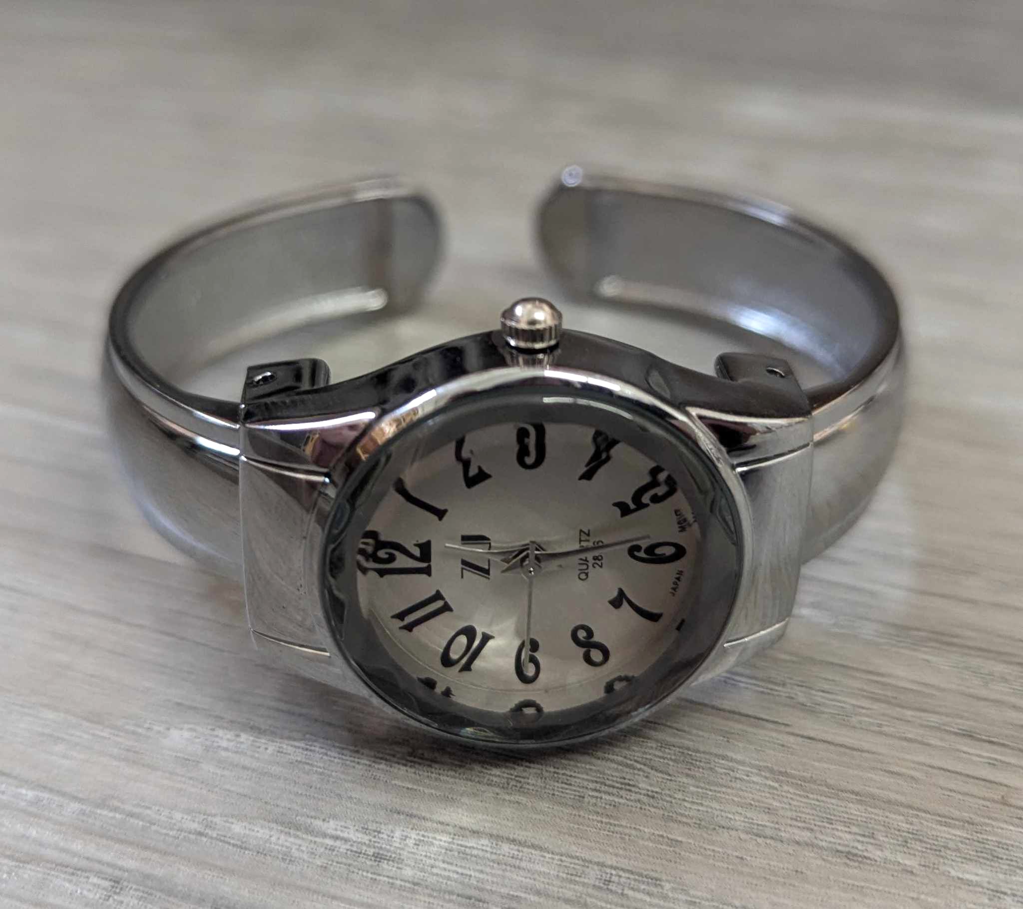 Montre bangle pour femmes - Argent