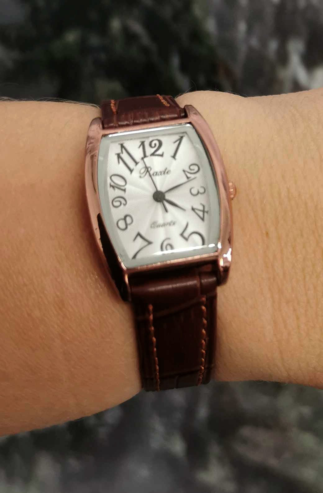 Montre pour femmes rectangle cuir brun