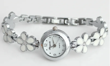 Montre femme fleurs blanches