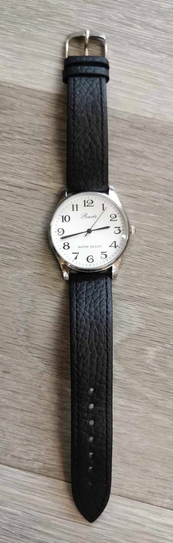 Montre pour hommes gros chiffres, bracelet cuir noir