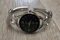 Montre bangle pour femme fond noir