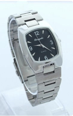 Montre rectangle pour hommes fond noir bracelet argent